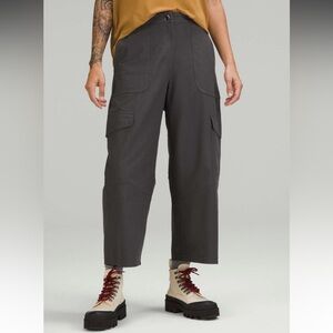 Lululemon Light Utilitech Cargo Pocket High-Rise Crop Pants Graphite Grey Sz 26